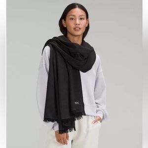 Lululemon Woven Wool Scarf, Black Oversized Wrap, Travel Lightweight Black/Grey